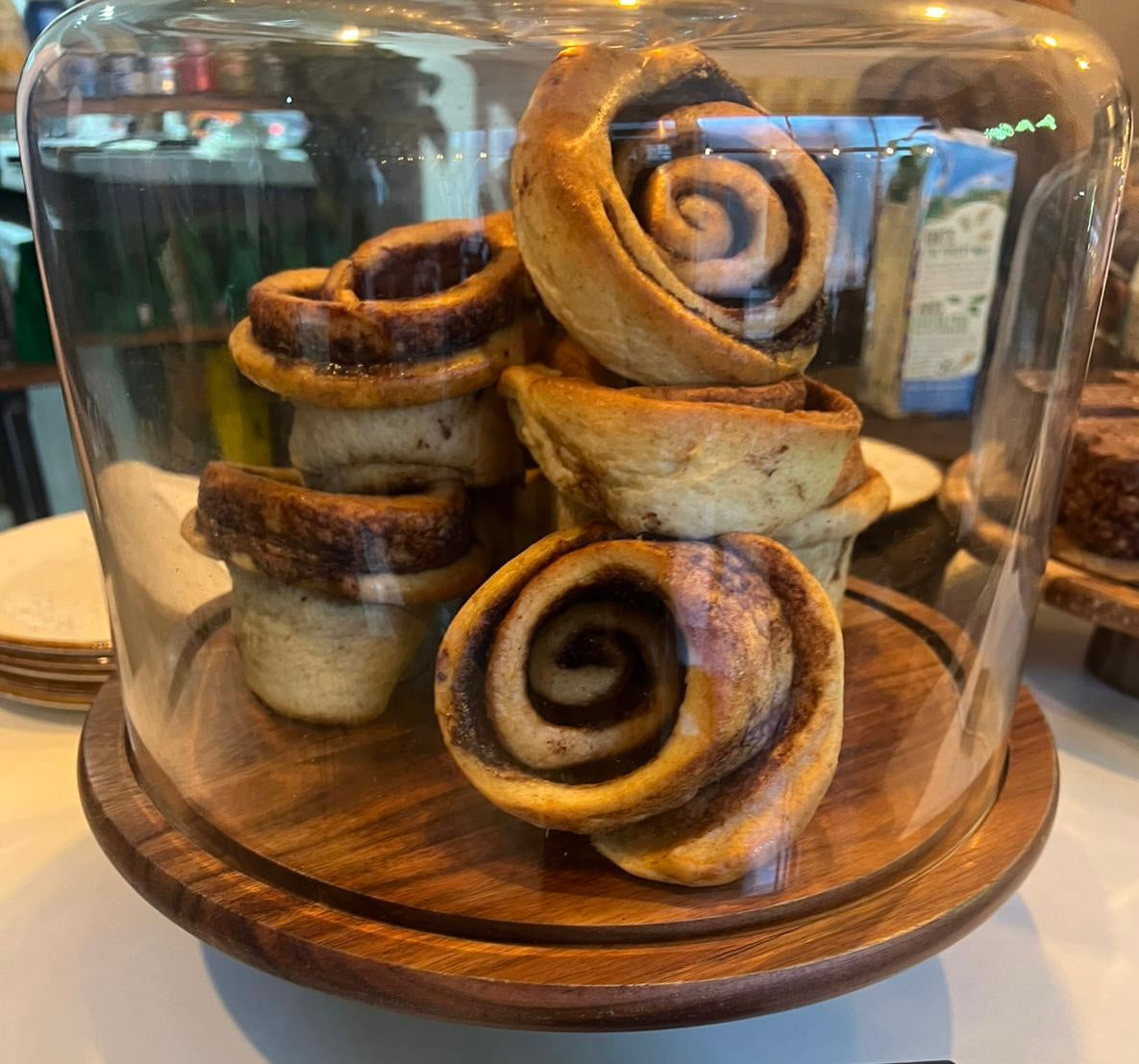 Cinnamon buns candle